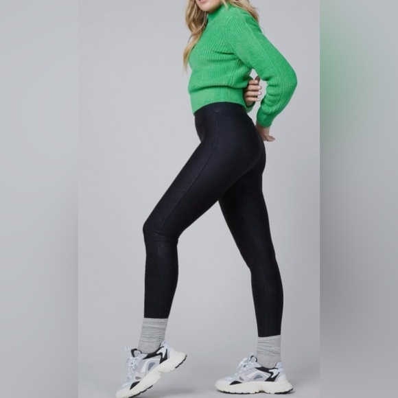 Spanx Faux Leather Black Snake Skin Leggings - Size Medium - Picture 3 of 16